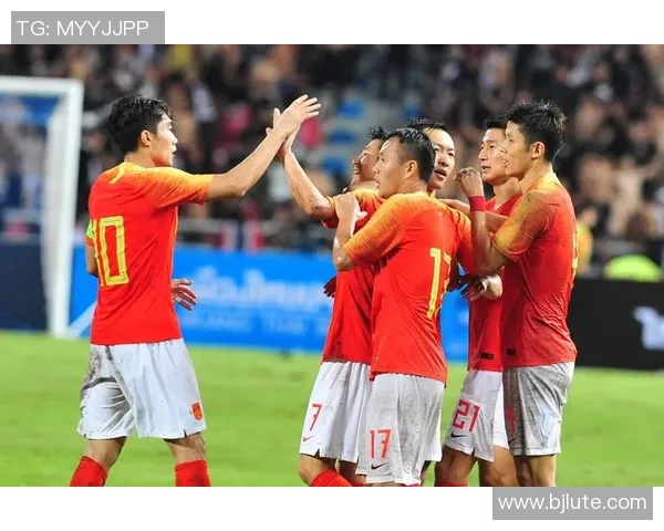 中国男足对阵泰国精彩全场录像回放尽在哇哈体育不容错过的比赛瞬间